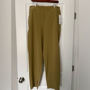 NWT Athleta Vienna Slim pant. Size 10